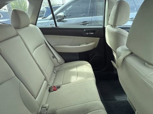 Used 2018 Subaru Outback 3.6R Limited image 12