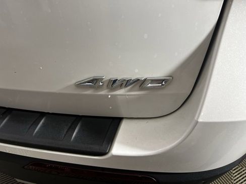 Used 2025 Ford Explorer Active w/ Active Comfort Package image 9