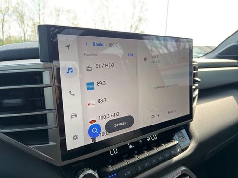 Used 2025 Toyota Tundra Limited image 29