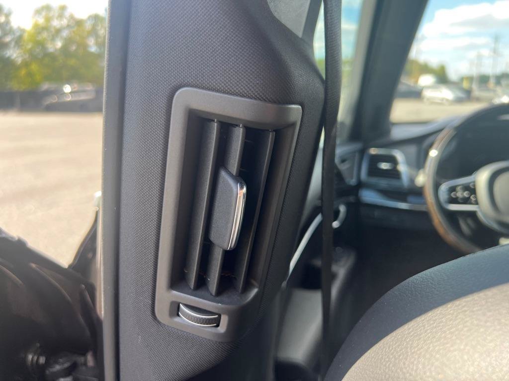 Used 2018 Volvo XC90 T5 Momentum w/ Convenience Package FWD image 19