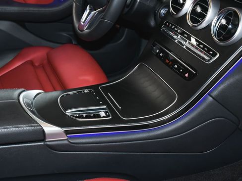 Used 2023 Mercedes-Benz GLC 300 4MATIC Coupe image 59