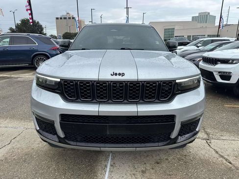 Used 2023 Jeep Grand Cherokee L Summit AWD/4WD image 2