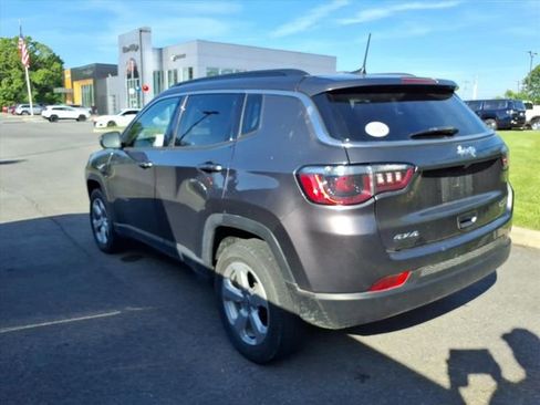 Used 2018 Jeep Compass Latitude w/ Popular Equipment Group AWD/4WD image 6