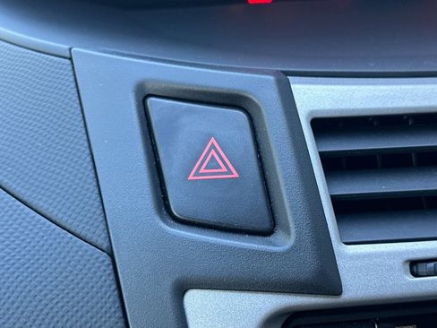 Used 2009 Toyota Yaris 2-Door Hatchback image 36