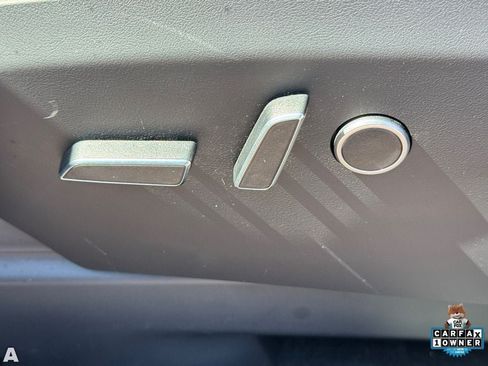 Used 2025 Tesla Model X AWD/4WD image 29