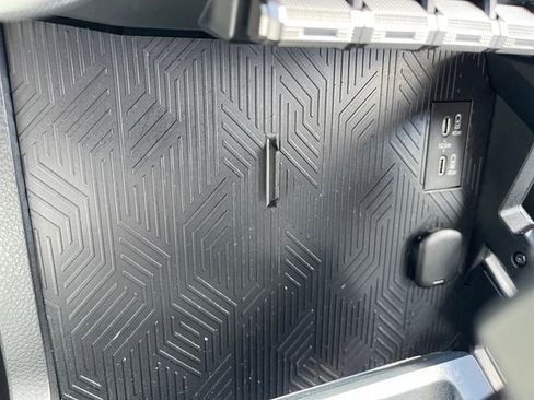 Used 2025 Toyota Tacoma TRD Sport image 21