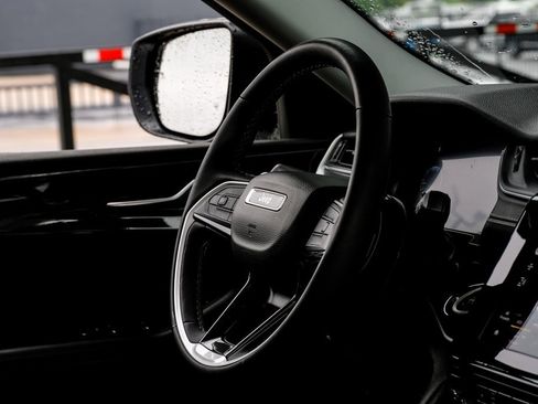 Used 2023 Jeep Grand Cherokee Laredo w/ Luxury Tech Group I image 25