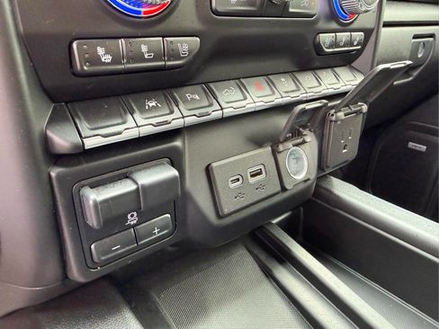 Used 2022 GMC Sierra 1500 AT4 w/ AT4 Premium Package AWD/4WD image 30