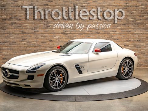 Used 2011 Mercedes-Benz SLS AMG Coupe image 4