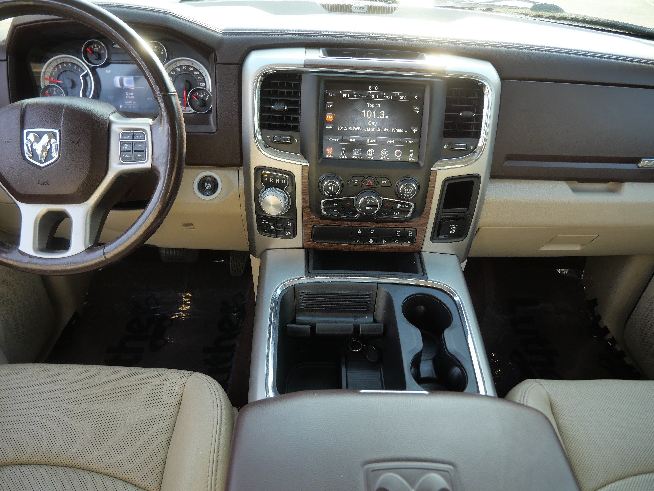 Used 2017 RAM 1500 Laramie w/ Convenience Group AWD/4WD image 10
