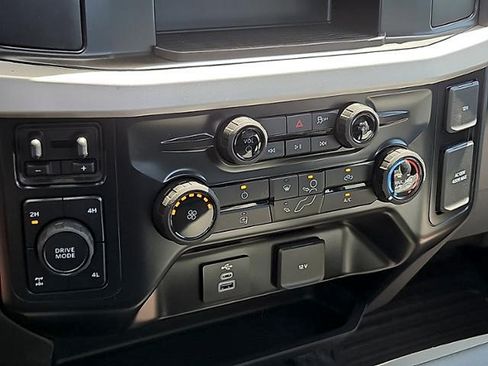 New 2026 Ford F250 XL w/ FX4 Off-Road Package AWD/4WD image 12