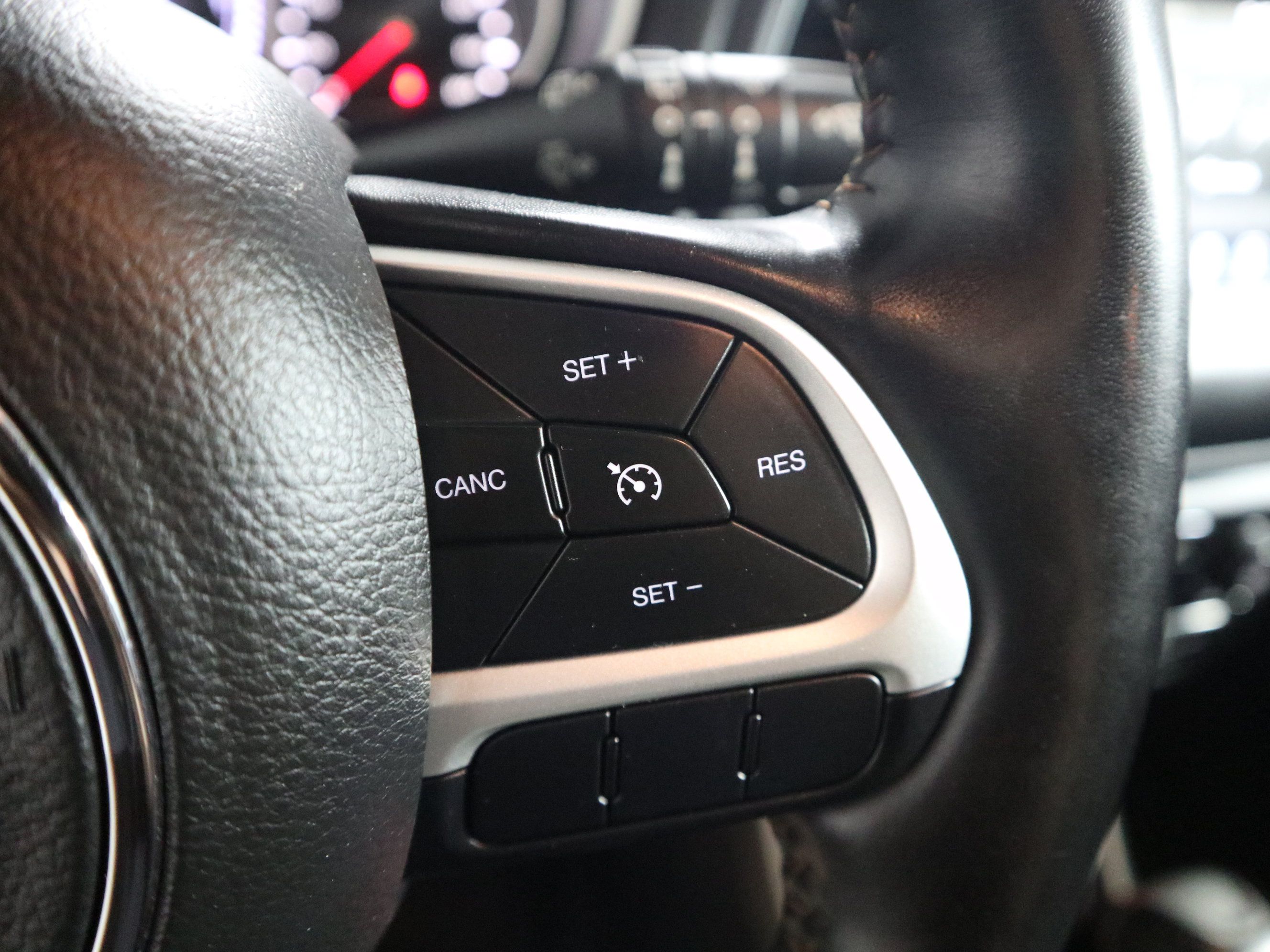 Used 2020 Jeep Compass Latitude w/ Cold Weather Group AWD/4WD image 28