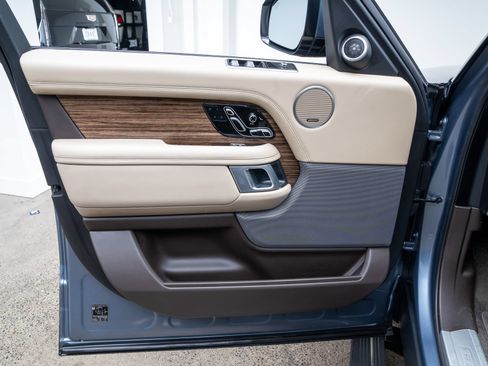 Used 2019 Land Rover Range Rover Supercharged AWD/4WD image 18