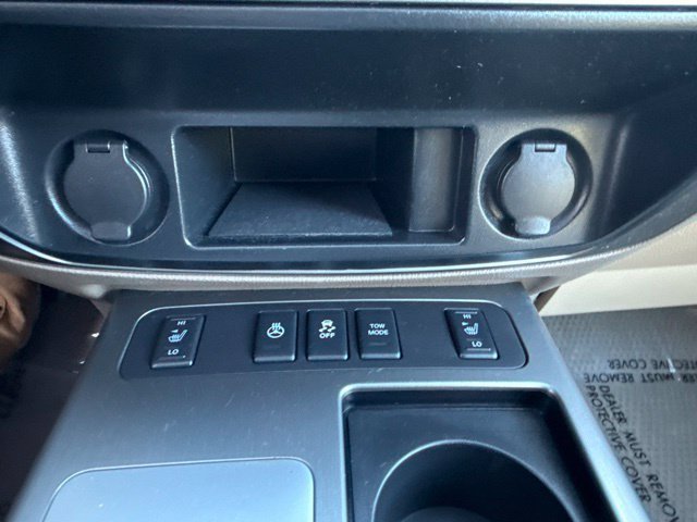 Used 2014 Nissan Armada Platinum AWD/4WD image 21