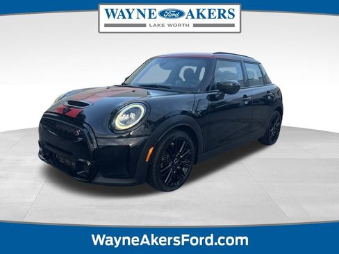 Used 2023 MINI Cooper S w/ Driver Assistance Package image 1