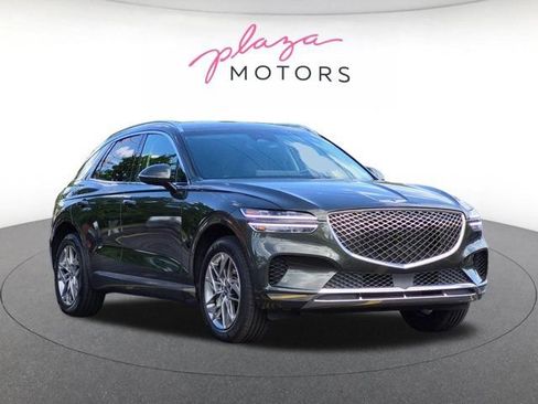 Used 2025 Genesis GV70 2.5T AWD/4WD image 3