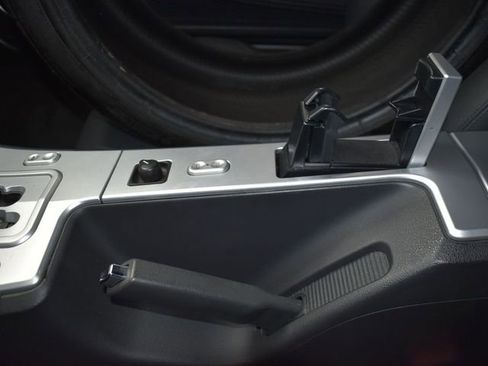 Used 2008 Chrysler Crossfire Limited image 23