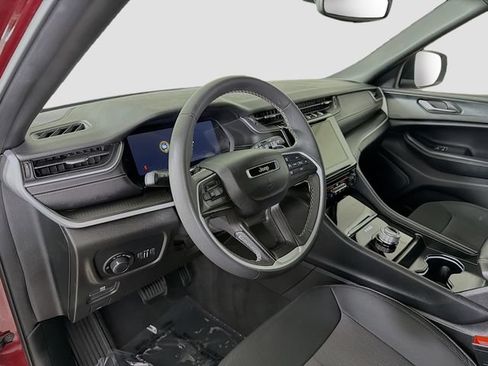 Used 2024 Jeep Grand Cherokee L Laredo RWD image 9