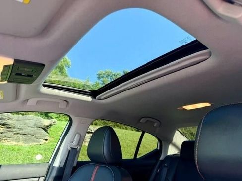 Used 2023 Nissan Sentra SR w/ SR Premium Package FWD image 9