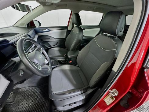 Used 2023 Volkswagen Taos SE w/ Panoramic Sunroof Package image 13