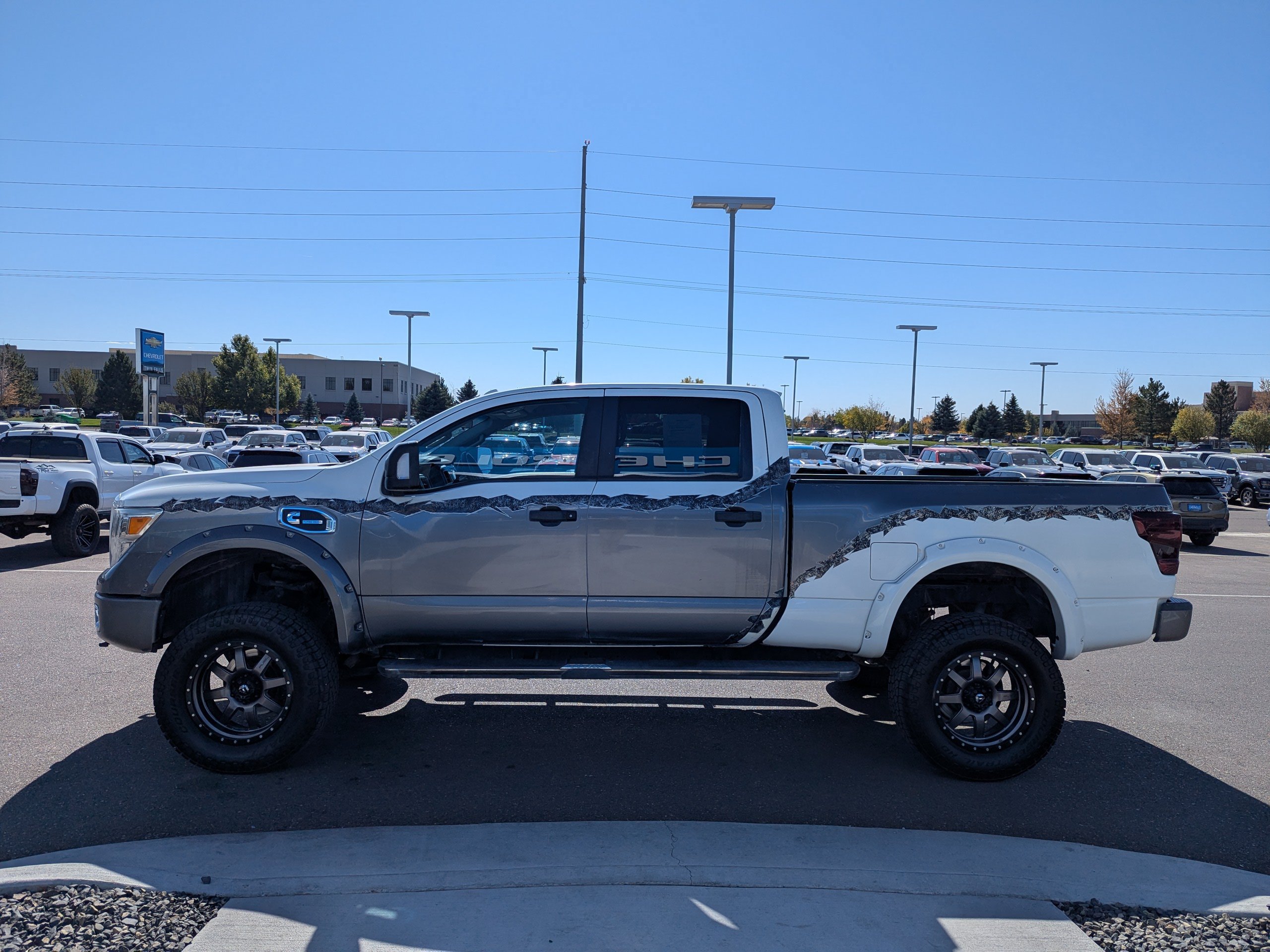 Used 2016 Nissan Titan PRO-4X AWD/4WD image 8