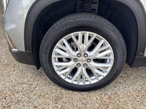 Certified 2026 GMC Acadia Elevation w/ Elevation Premium Package FWD image 33
