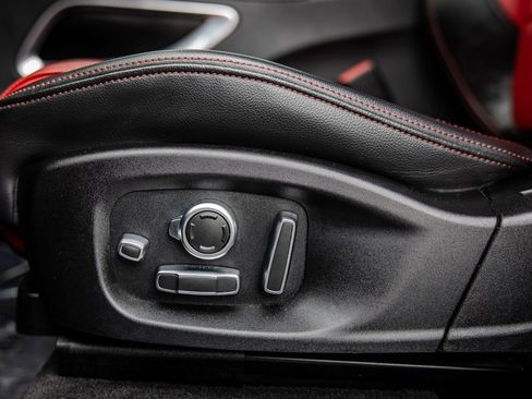 Used 2020 Jaguar F-PACE R-Sport image 16