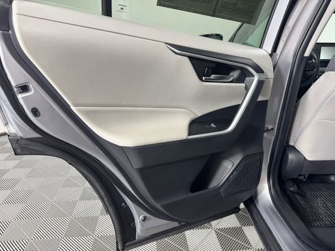 Used 2022 Toyota RAV4 XLE w/ Convenience Package image 13