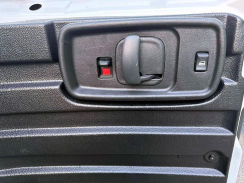 Used 2023 GMC Savana 2500 w/ Driver Convenience Package image 9
