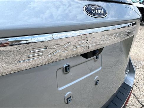 Used 2024 Ford Explorer XLT w/ Equipment Group 202A AWD/4WD image 32