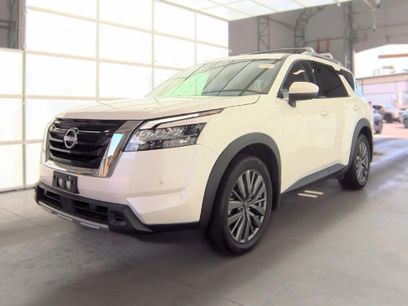 Used 2024 Nissan Pathfinder SL w/ SL Premium Package