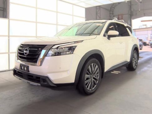 Used 2024 Nissan Pathfinder SL w/ SL Premium Package AWD/4WD image 1