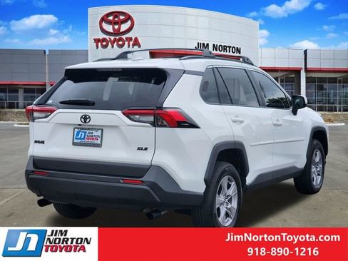 Used 2025 Toyota RAV4 XLE w/ Convenience Package image 6