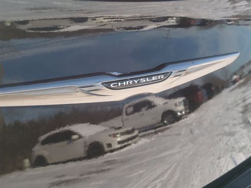 Used 2016 Chrysler 300 S w/ 300S Premium Group image 12