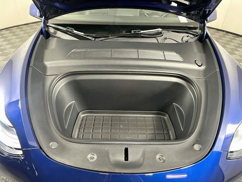 Used 2024 Tesla Model Y Long Range AWD/4WD image 31