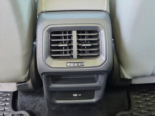 Used 2022 Volkswagen Taos SE FWD image 15