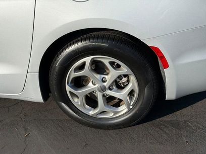 Used 2024 Chrysler Pacifica Limited