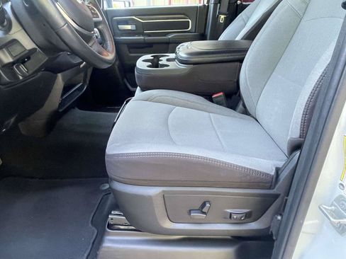 Used 2024 RAM 2500 Big Horn AWD/4WD image 12