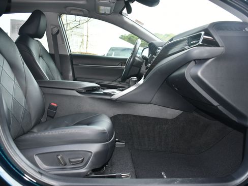 Certified 2019 Toyota Camry XLE image 19
