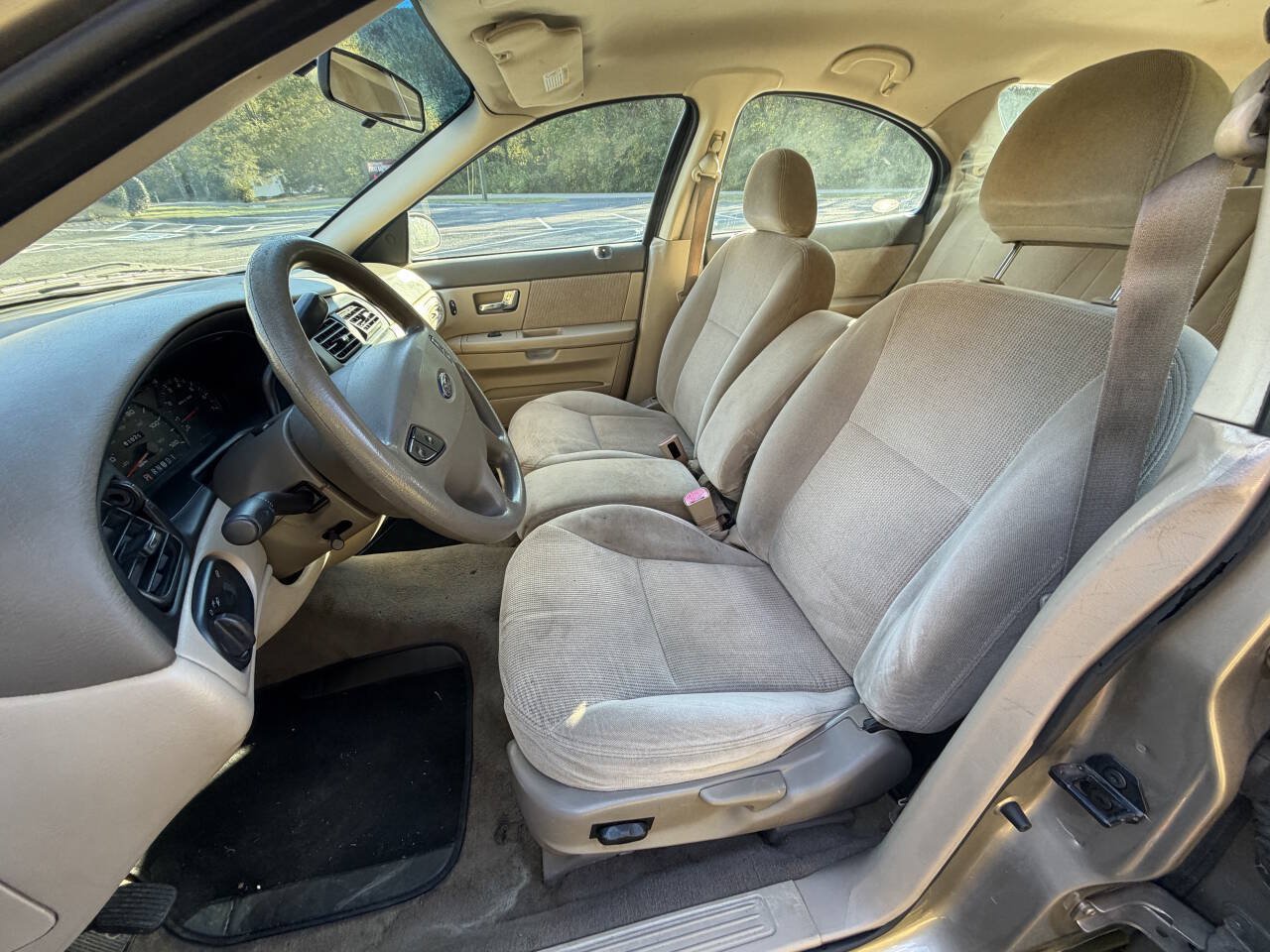 Used 2002 Ford Taurus SE FWD image 23