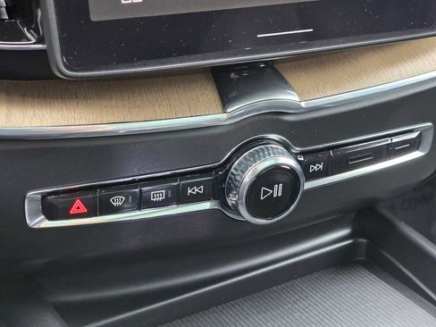 New 2026 Volvo XC60 B5 Plus w/ Climate Package image 29