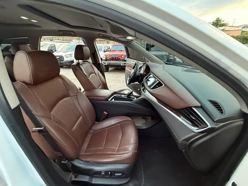 Used 2019 Buick Enclave Avenir w/ Avenir Technology Package AWD/4WD image 19