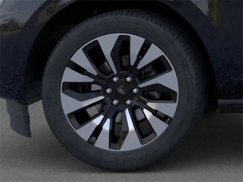 New 2026 Ford Expedition Platinum w/ Driver's Package image 17