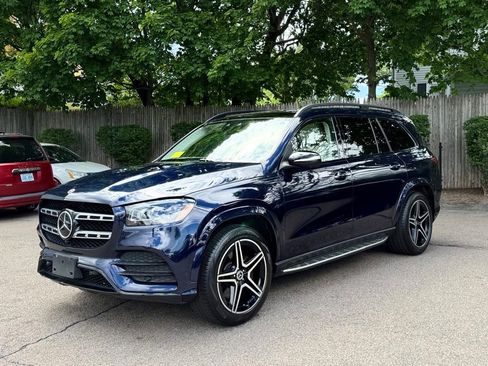 Used 2022 Mercedes-Benz GLS 450 4MATIC w/ AMG Line Exterior image 2