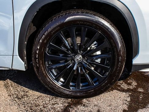 Used 2025 Toyota Highlander XSE image 7