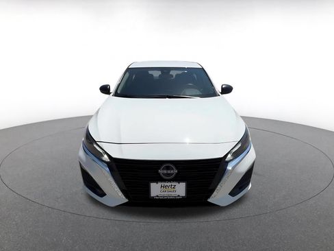Used 2025 Nissan Altima 2.5 SV FWD image 4