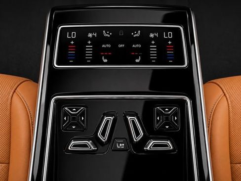 Used 2025 Audi S8 AWD/4WD image 28