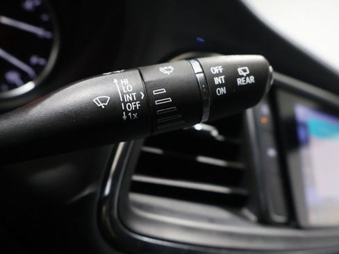 Used 2024 Buick Enclave Premium image 38