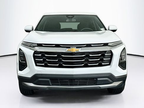 Used 2025 Chevrolet Equinox LT AWD/4WD image 2