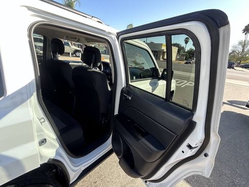 Used 2017 Jeep Patriot Sport w/ Power Value Group FWD image 17